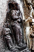 The great Chola temples of Tamil Nadu - the Sri Meenakshi-Sundareshwarar Temple of Madurai. the Pudu-mandapam occupied by brass merchants and tailors  